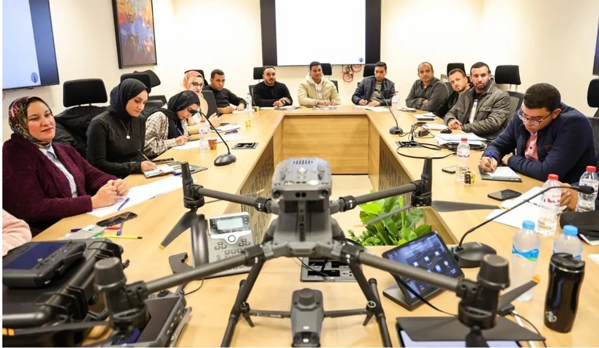 وزير الري يطلق المرحلة الأولى لتدريب الكوادر على استخدام طائرا…