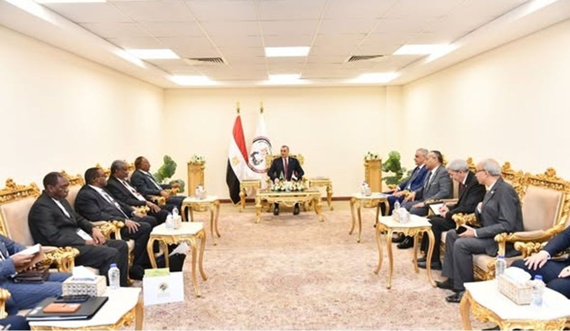 وزير الانتاج الحربي يؤكد على عمق العلاقات التاريخية بين مصر و…