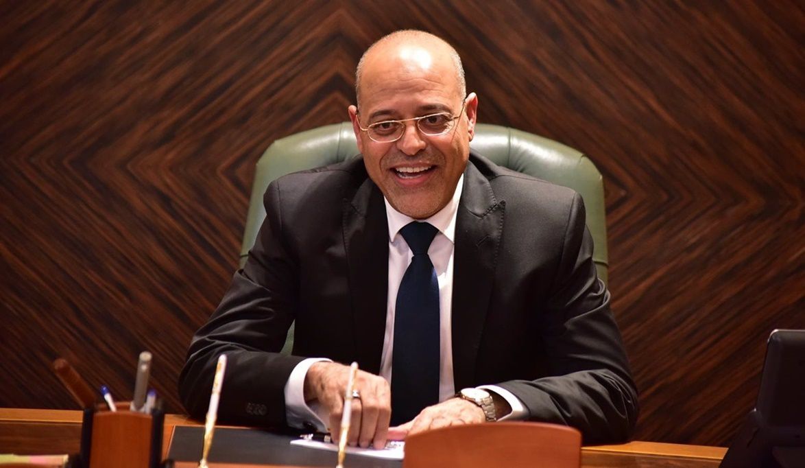 وزير العمل يقرر إيقاف نشاط 11 شركة لإلحاق العمالة بالخارج لمخا…