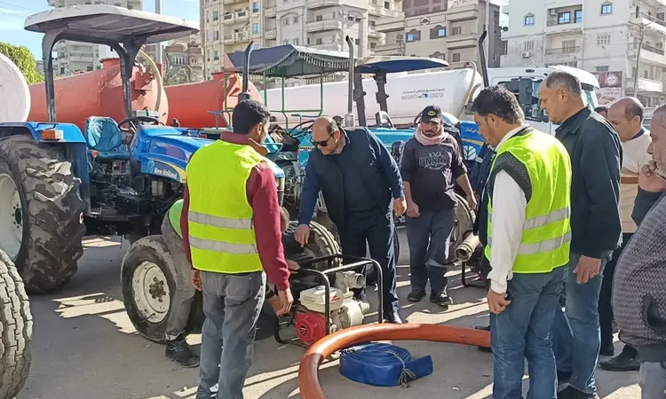 محافظ كفرالشيخ يتابع جاهزية معدات مدينة دسوق لمجابهة تداعيات التغيرات المناخية