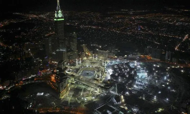 ظاهرة فلكية نادرة.. كوكب المشترى يتعامد على الكعبة المشرفة فجر الجمعة