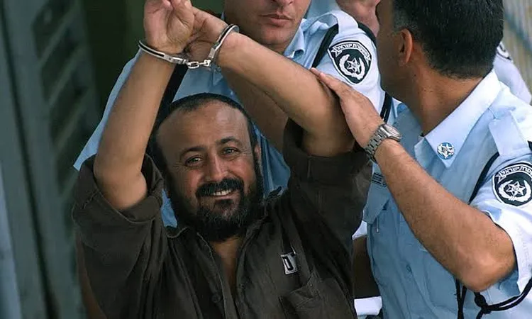 نجل البرغوثي: والدي تعرض لكسور وإصابة بالغة بالأذن في السجن الإسرائيلي