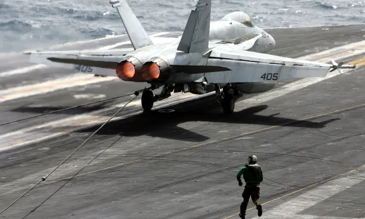 لماذا فقدت أميركا طائرتين من طراز F-18 خلال أسابيع؟