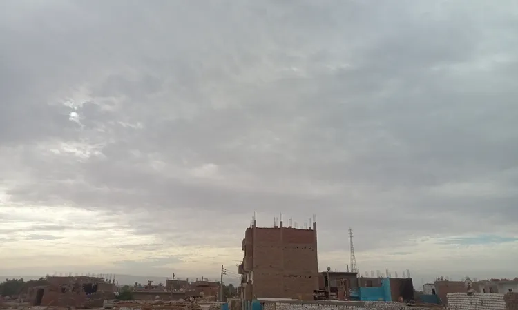 سحب وغيوم كثيفة وأجواء باردة تضرب محافظة الأقصر اليوم