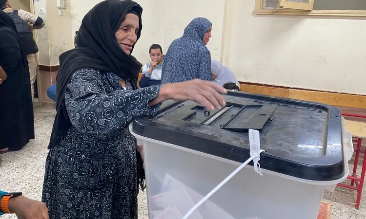 إقبال كبير من الناخبين على الإدلاء بأصواتهم في انتخابات مجلس النواب بالمنيا