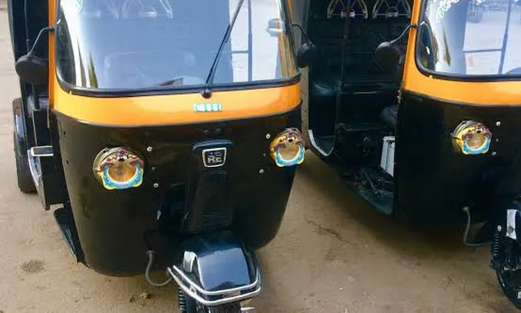 “تعليم القاهرة” تمنع دخول السيارات والدراجات و”التكاتك” إلى المدارس