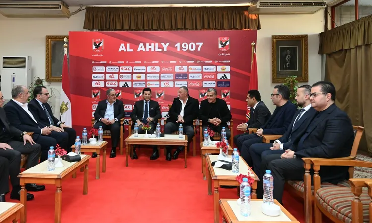 لمناقشة سبل دعم النشاد الرياضي.. وزير الشباب يلتقي مجلس إدارة نادي الأهلي
