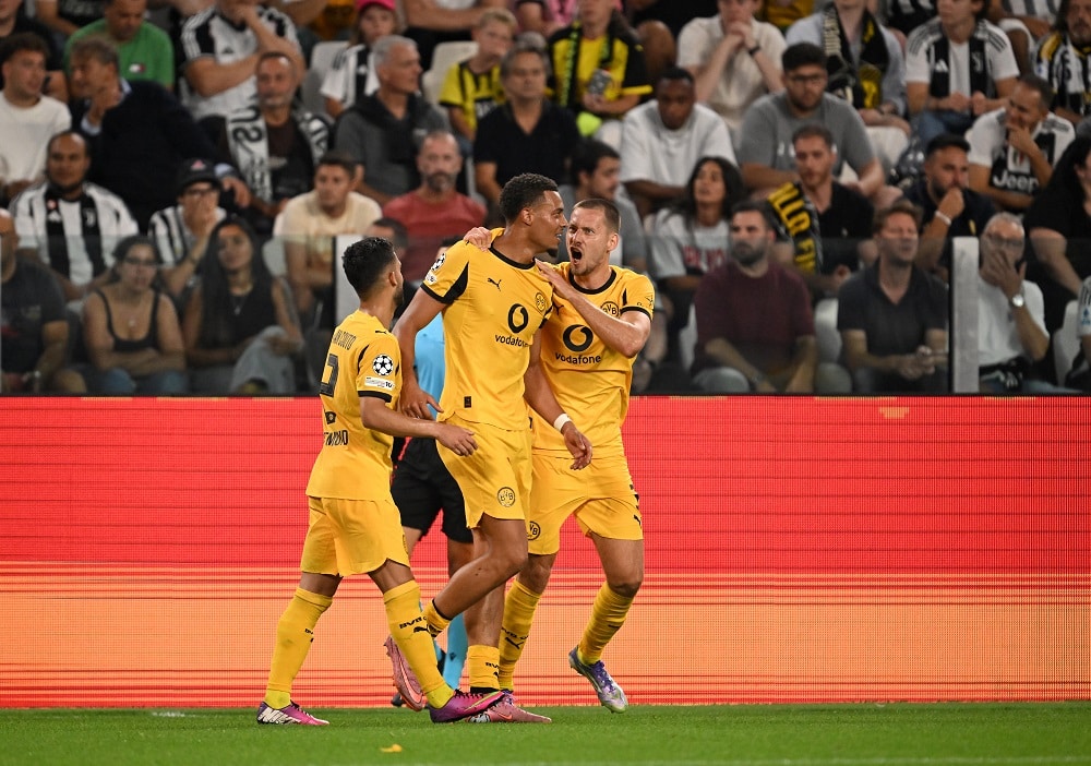 ظهير دورتموند يدخل حسابات برشلونة لدعم الدفاع