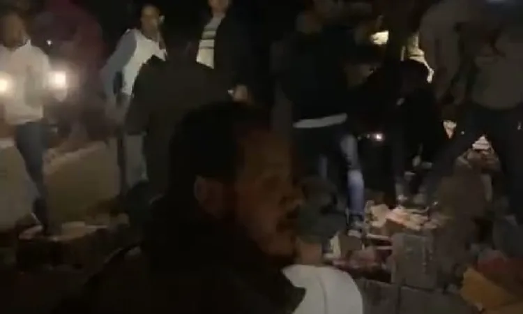 وسائل إعلام مغربية: 22 قتيلاً وإصابة 16 آخرين بعد انهيار بنايتين متجاورتين على سكانهما في مدينة فاس