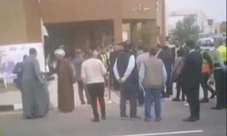 “الراجل هيسيبنا ويمشي”.. ننشر تفاصيل مشاجرة نائب ومرشح إعادة أثناء زيارة وزير النقل بقنا