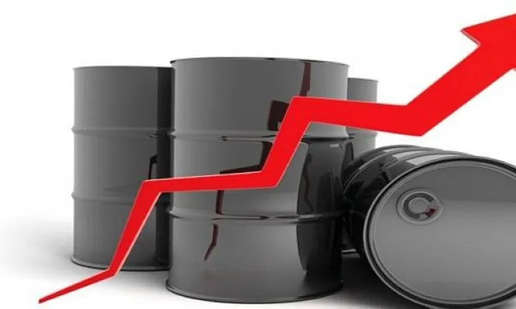 أسعار النفط تواصل الارتفاع مع حصار ترامب لفنزويلا