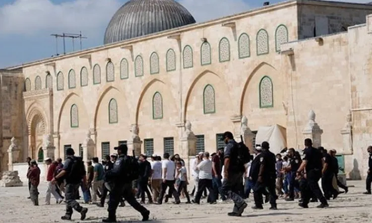 محافظة القدس: 142 مستوطنًا يقتحمون المسجد الأقصى تحت حماية الاحتلال