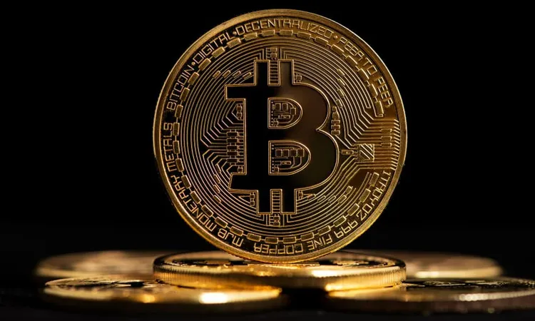 المركزي الروسي: عملة “البيتكوين” أكثر الأصول خسارة في نوفمبر عند الاستثمار بالروبل