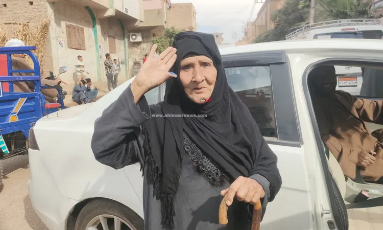 عمرها 80 سنة.. الحاجة عطيات أثناء الإدلاء بصوتها بقنا: جيت أدي صوتي للي عاجبني