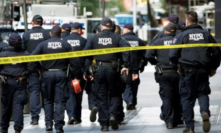 “سي بي إس” تُسكت تحقيقاً محرجاً لإدارة ترامب حول عمليات ترحيل جماعي.. جدل واسع واتهامات بالرقابة السياسية