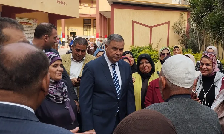 محافظ الإسكندرية: الانتخابات تدل على وعي المواطنين ومصداقية التعامل مع المواطنين