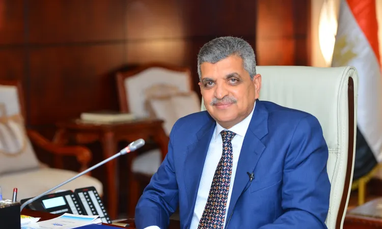 خطوة تعزز مكانة الممر الملاحي.. Lloyd’s List يكرّم رئيس قناة السويس بين أبرز 100 قائد بحري