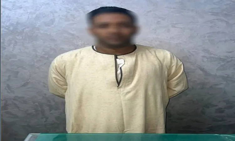 ضبط شخص بحوزته بطاقات شخصية وأموال لشراء أصوات الناخبين لصالح مرشحين بقنا