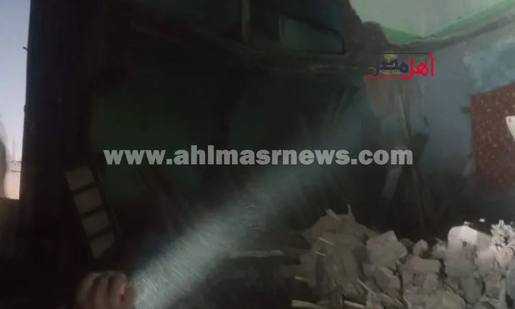 انهيار منزل قديم من 3 طوابق دون إصابات بطهطا في سوهاج