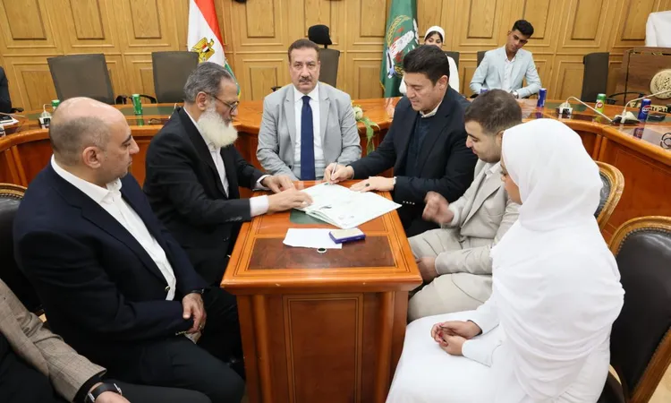 محافظ المنوفية يشهد عقد قران عروسين يتيمين من مؤسسة تربية البنين والبنات
