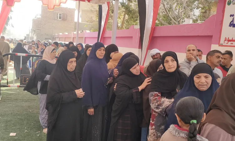 السيدات يتصدرن المشهد الانتخابي بمدرسة سيلا الابتدائية الدائرة الاولي بالفيوم