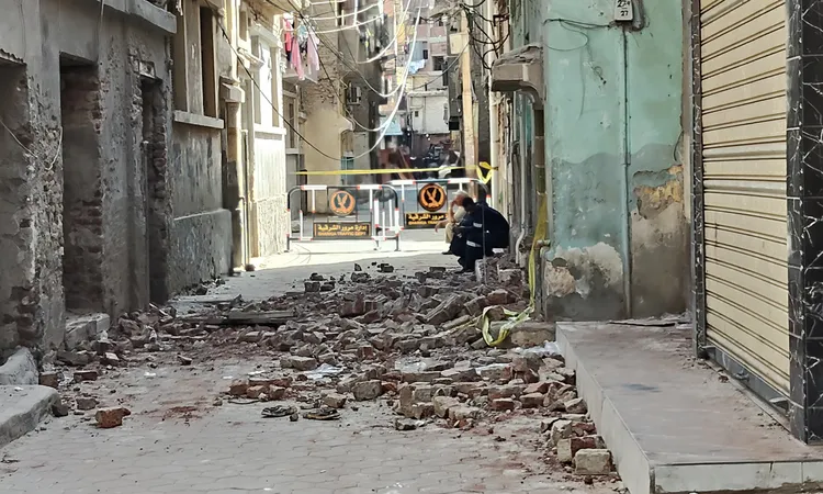 انهيار عقار من 5 طوابق في إمبابة