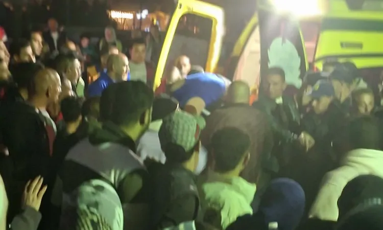 سمع صوت ولاده عايشين.. والد الأطفال الأربعة المفقودين أسفل عقار إمبابة المنهار يتعرض للإغماء