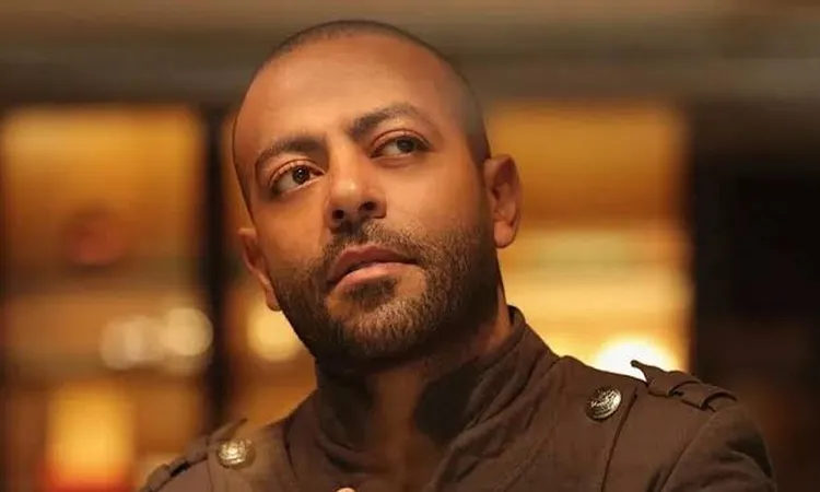 متخربيش بيتي.. رد كوميدي من تامر عاشور على معجبة طلبت الزواج منه