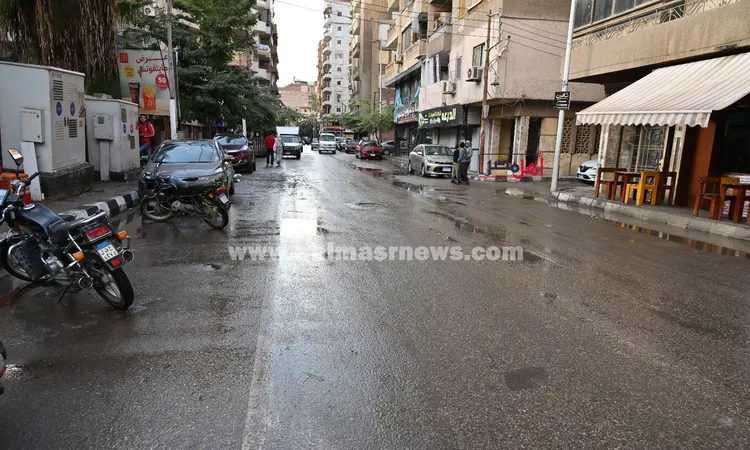 تساقط أمطار غزيرة على قرى ومدن الغربية