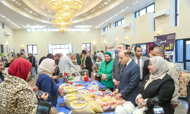 محافظ كفرالشيخ يفتتح معرض «مشروعك» دعمًا للحرف والصناعات التراثية وروّاد المشروعات الصغيرة والأسر المنتجة| صور