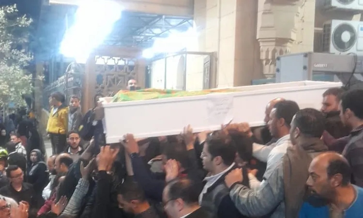 المئات يشيعون جثامين المستشارين ضحايا حادث الطريق الصحراوي الشرقي بالمنيا (صور)