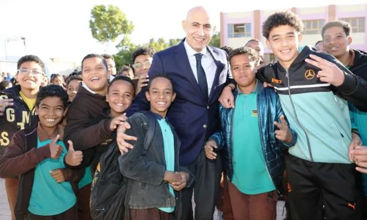 وزير التعليم ومحافظ أسوان يتابعان سير الدراسة بمدرسة الشهيد عمرو فريد