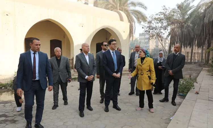 جولة مفاجئة لوزير الثقافة ومحافظ القاهرة بقصر ثقافة عين حلوان