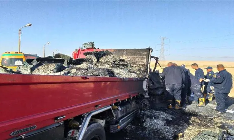 وفاة 4 أشخاص وإصابة 2 آخرين إثر تصادم سيارتين واشتعال النيران في إحداهما بالمنيا