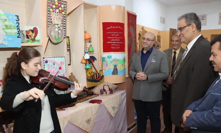 محافظ بني سويف تابع انتظام الدراسة ويُشيد بالمواهب الطلابية بالمدارس