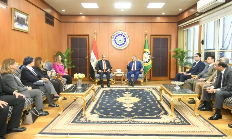 محافظ الدقهلية يستقبل وزير الاتصالات لدفع التحول الرقمي بالمحافظة