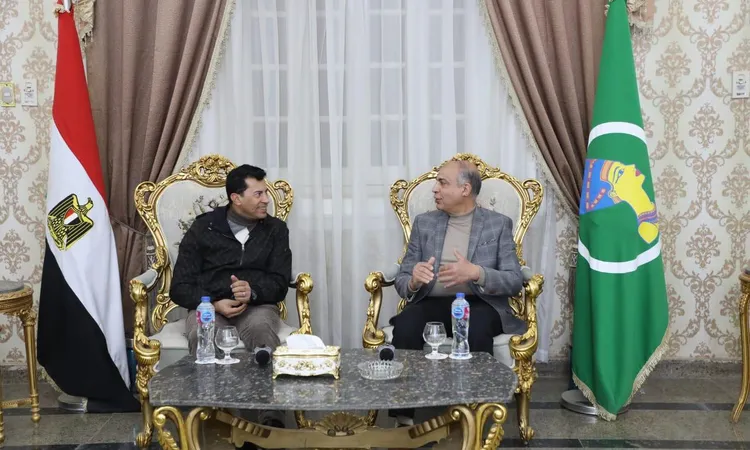 الشباب والرياضة يلتقي محافظ المنيا بديوان محافظة المنيا