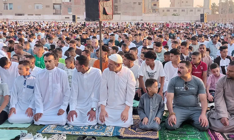 هل التثاؤب أثناء الصلاة وقراءة القرآن من علامات الحسد؟.. “أزهري” يُجيب