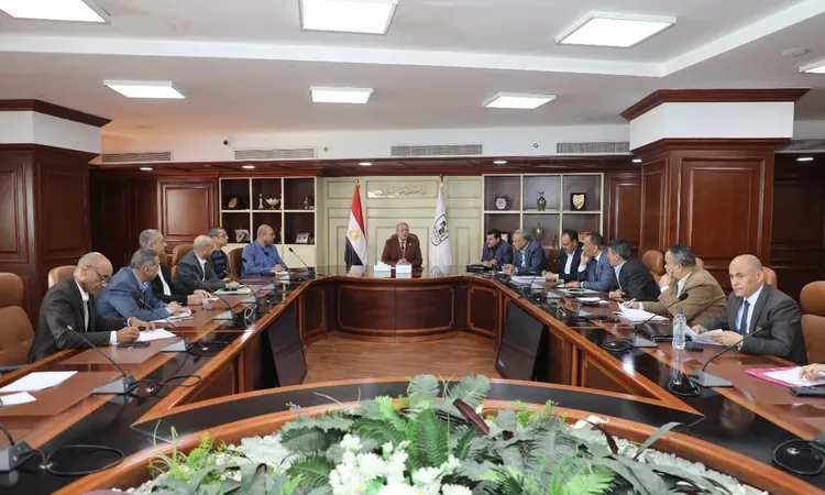 فرصة نهائية للمواطنين ببنى سويف.. السكرتير العام يناقش إجراءات تقنين لأراضي أملاك الدولة