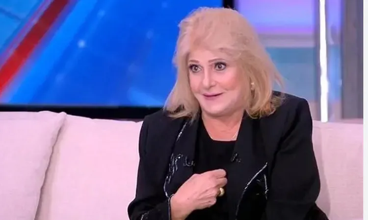 ابن جليلة محمود ينهار باكيا: أمي حالتها الصحية متأخرة ومفيش حد بيسأل عنها