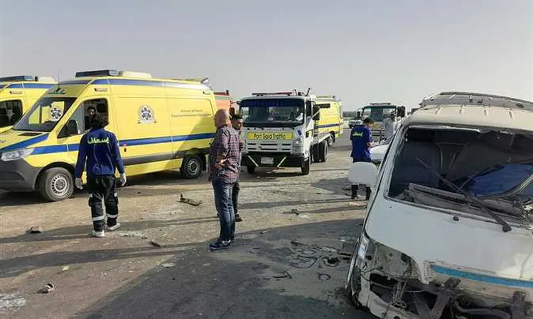 وفاة 3 أشخاص بحادث تصادم كاسحة بتمناية بقرية رأس الحكمة بطريق مطروح