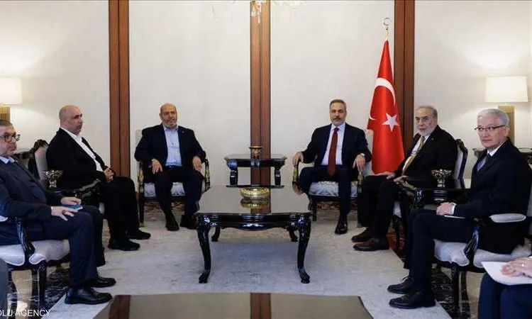 وزير خارجية تركيا يبحث مع حماس المرحلة الثانية من خطة غزة