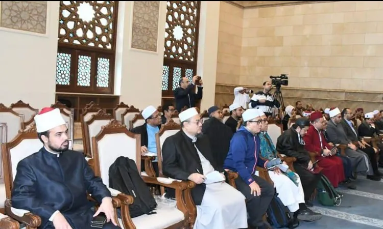 رئيس جامعة الأزهر محاضرًا لأئمة وعلماء ماليزيا المشاركين بمسجد مصر الكبير