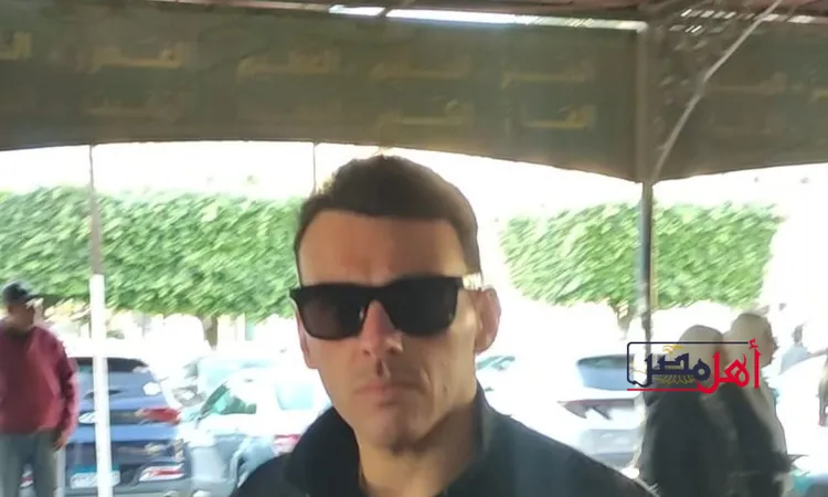 حضر دون دنيا سمير غانم.. رامي رضوان يودع سمية الألفي في جنازتها