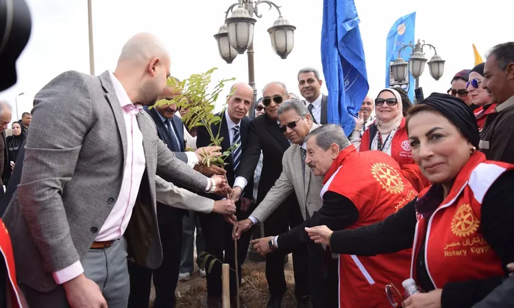 رئيس جامعة بني سويف يفتتح مشروع تشجير 5000 شجرة “ماهوجني ” بالكليات