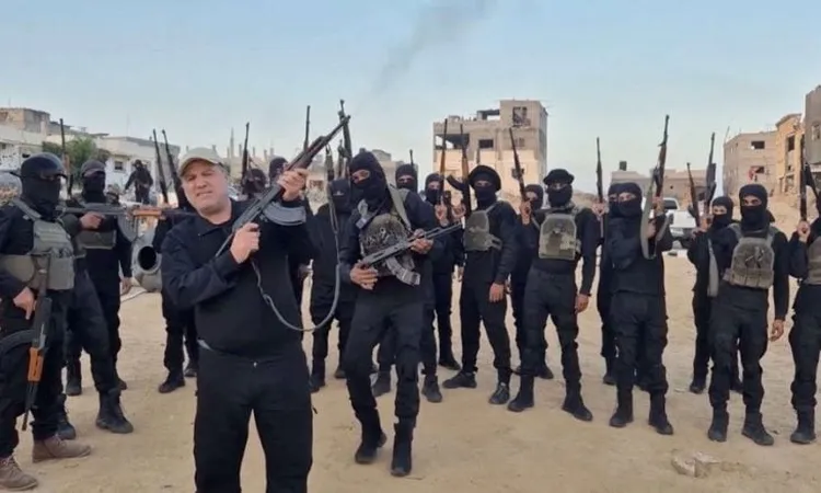 قائد ميليشيا مناوئة لحماس في غزة يقرّ بتنسيق كامل مع إسرائيل: “علاقتنا علاقة أخوّة ويمدّوننا بالسلاح”