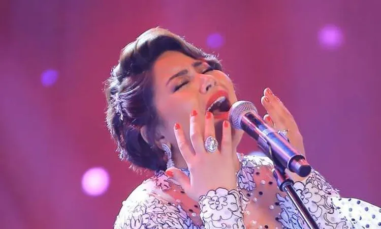 شقيق شيرين عبد الوهاب يكشف حقيقة التعدي عليها بالضرب