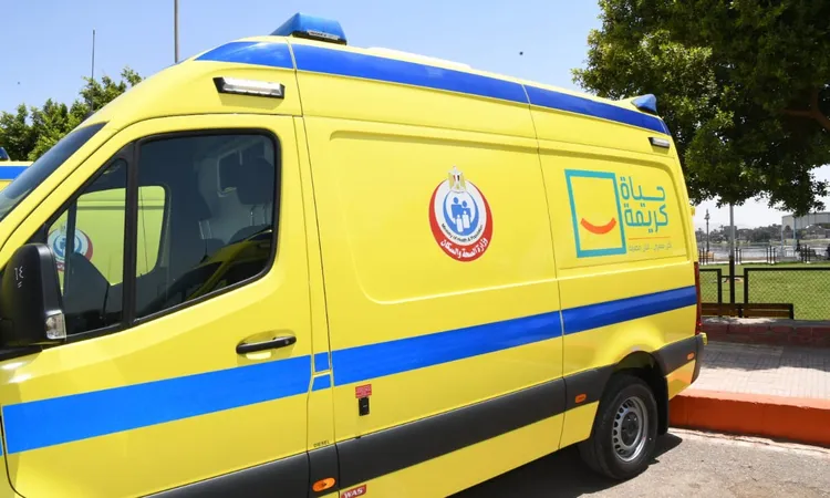 إصابة شخص إثر انقلاب ربع نقل بقنا