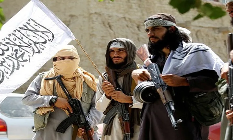 تبادل إطلاق نار كثيف بين باكستان وأفغانستان على الحدود