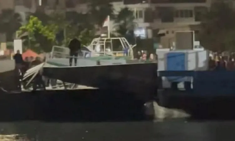 عطل فني.. مصرع طفل اثر تصادم بالباب الحديدي للمعدية في بورسعيد